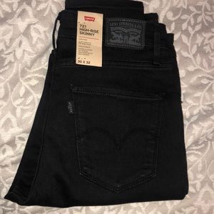 Levi’s black high rise skinny jeans NWT